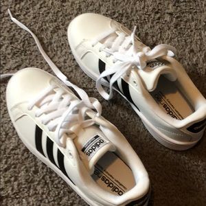 Adidas tennis shoes nwot